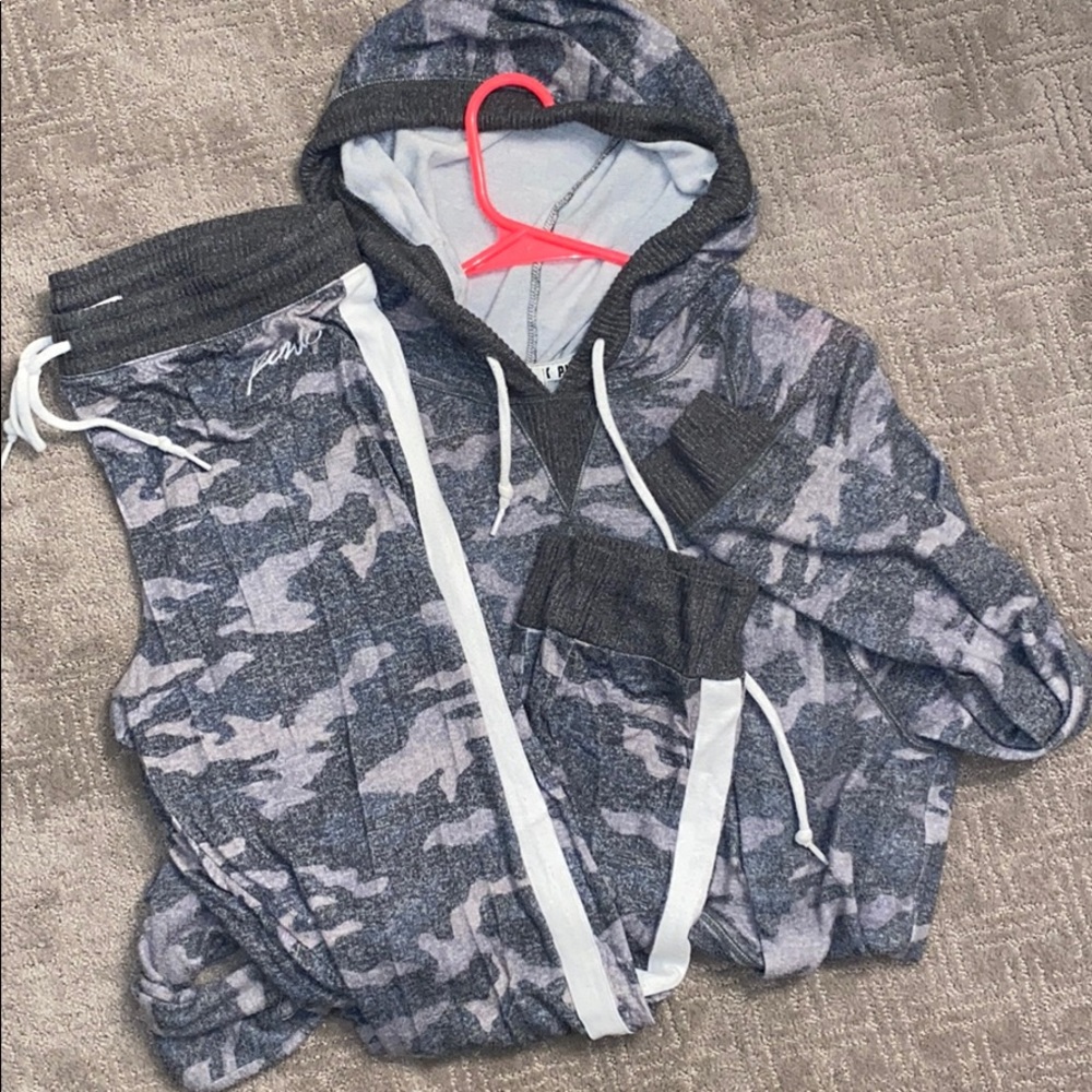 Sweat Set VS